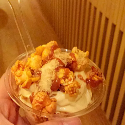 「ワンダーシェフ　オース　４L　オレンジ」を使ってみたSnapdishの料理・レシピ写真:Butter Caramel Popcorn Ice Cream #popcorn #icecream #beijing #ice #yummy #caramel #butter #musttry