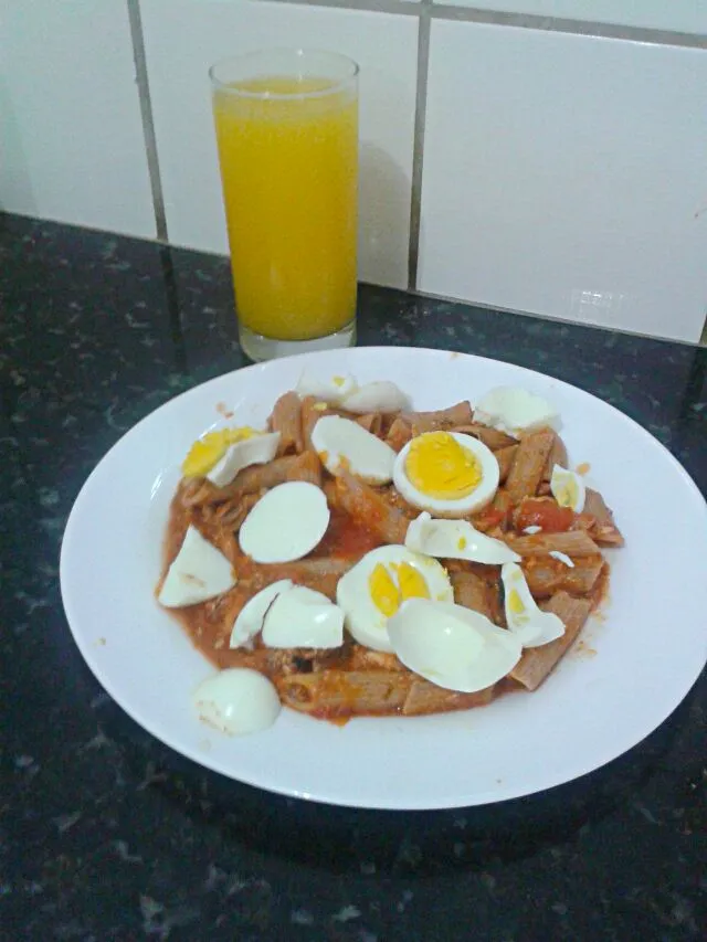 03/09/2014 - jantar

penne integral + sardinha ao molho de tomate + ovos cozidos + suco de maracujá|Gabriela Baptistaさん