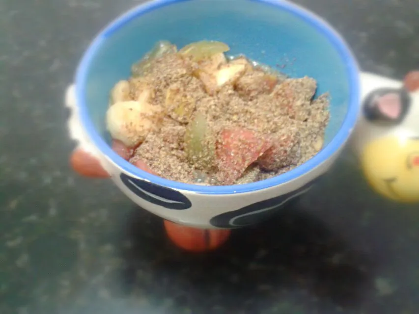 Snapdishの料理写真:08/09/2014 - lanche da tarde

salada de frutas (banana + maçã + melancia + uva verde + suco de maracujá) + farinha de linhaça marrom|Gabriela Baptistaさん