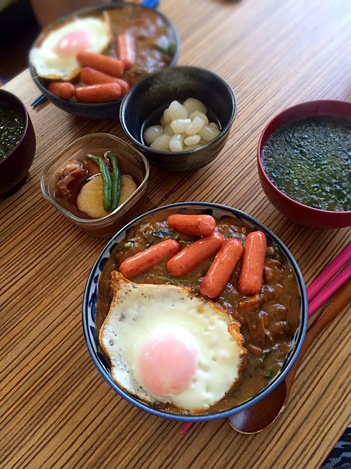 ＊朝ごはん＊ 旦那様作カレー丼 アオサのお味噌汁 残り物|pinoyamaさん