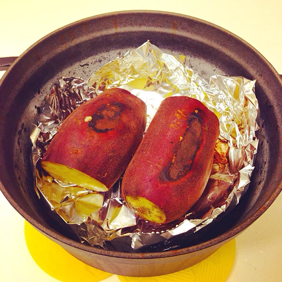 ストウブ鍋で焼き芋🍠|megさん