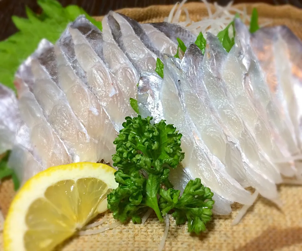 Snapdishの料理写真:これから旬の？  太刀魚のお刺身|mottomoさん