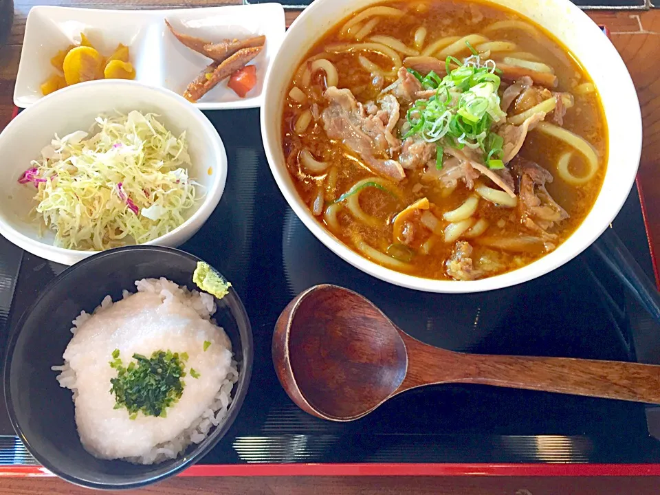 Snapdishの料理写真:牛カレーうどん大盛り&とろろ丼|yさん