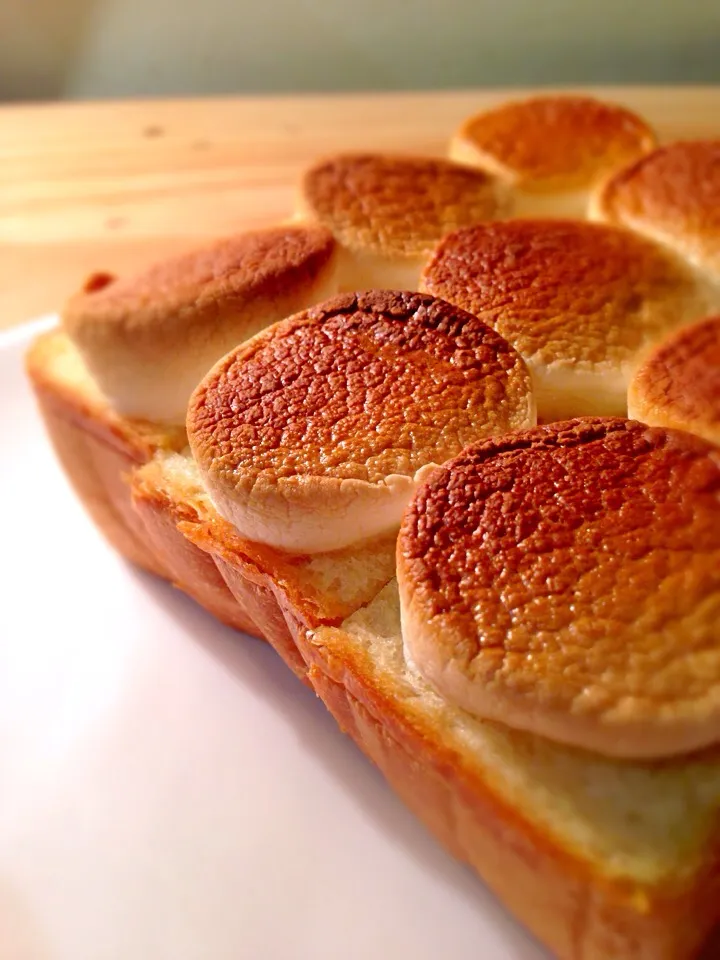 Marshmallow Toast|Sam: photos by iPhoneさん