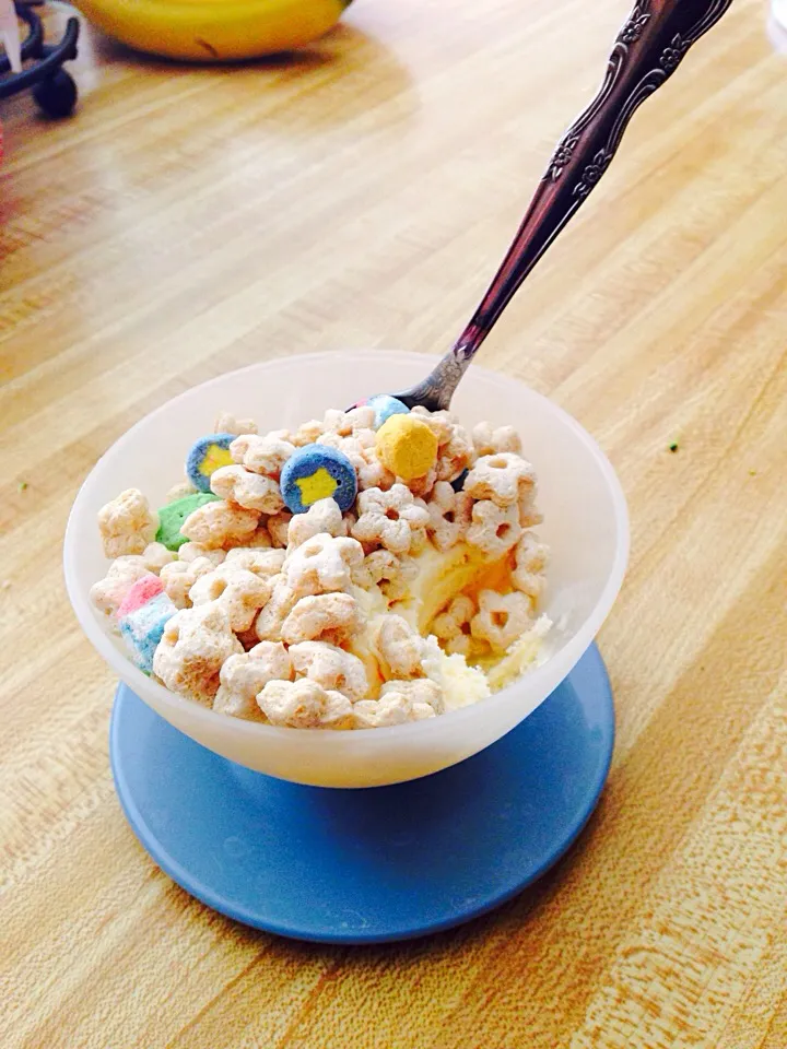 Snapdishの料理写真:Creamy Lucky Charms :)|rach shakesさん