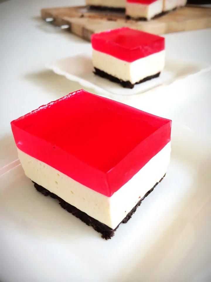 Tofu cheesecake with raspberry jello topping|12Dragonさん