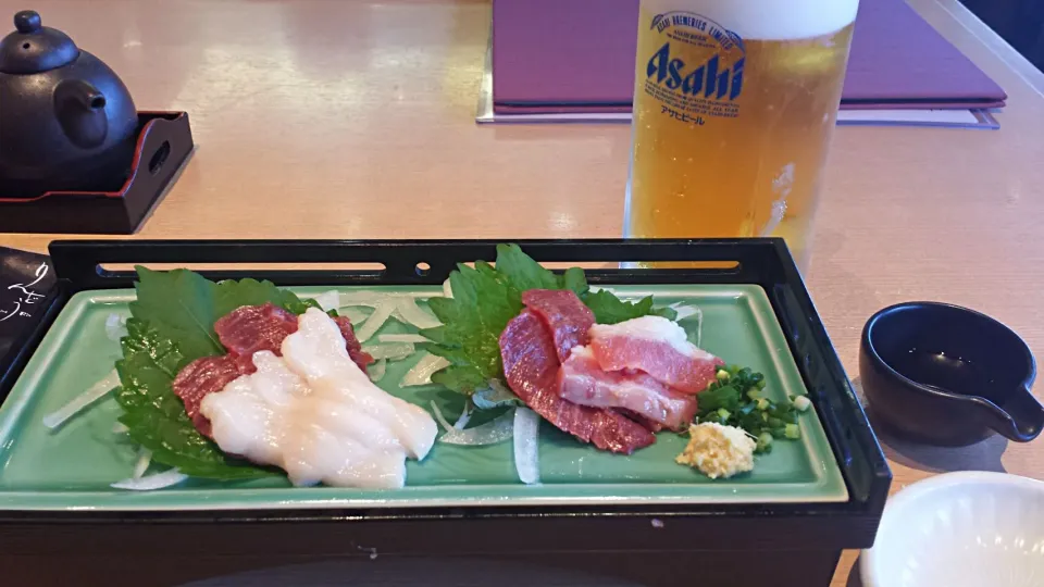 Snapdishの料理写真:熊本空港で馬刺し食べます！|三宅章人  Akihito Miyakeさん