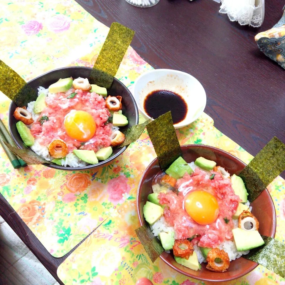 Snapdishの料理写真:マグロ丼|くみさん