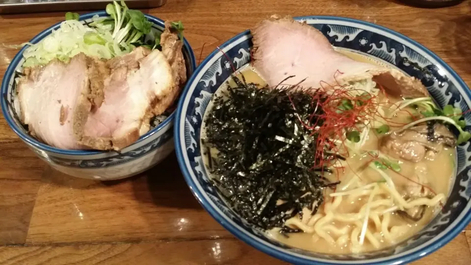 Snapdishの料理写真:ラーメン・ミニ丼|マロさん