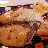 普通のぶりの照り焼き♪ふわっと食べたい♪|くるみんさん