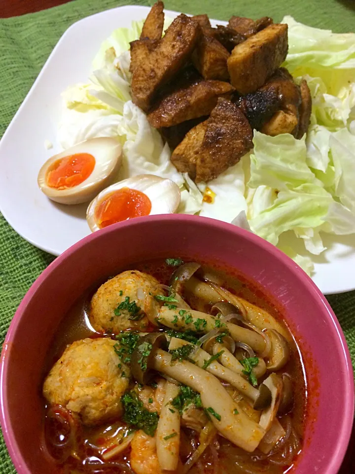 茸たっぷりトムヤムクン(鶏団子・春雨入り)。ガイヤーン。味付け卵|Hiropanさん