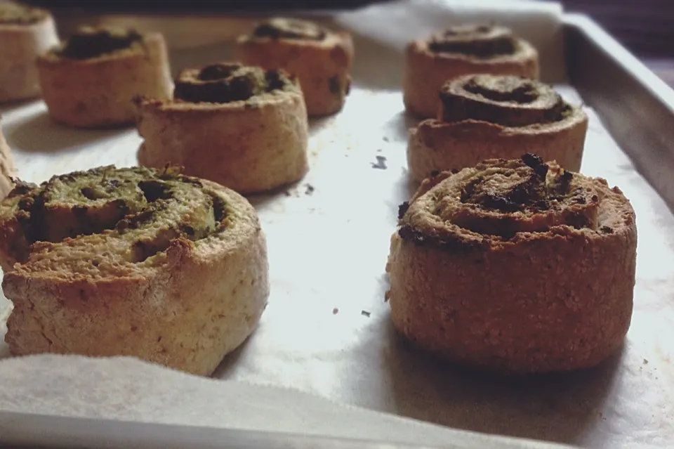 Wholewheat pesto scone rolls|brendieeeさん