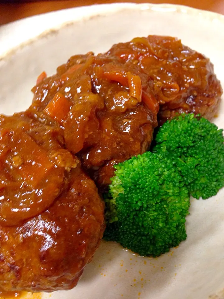 久々の煮込みハンバーグ🍀|デミさん