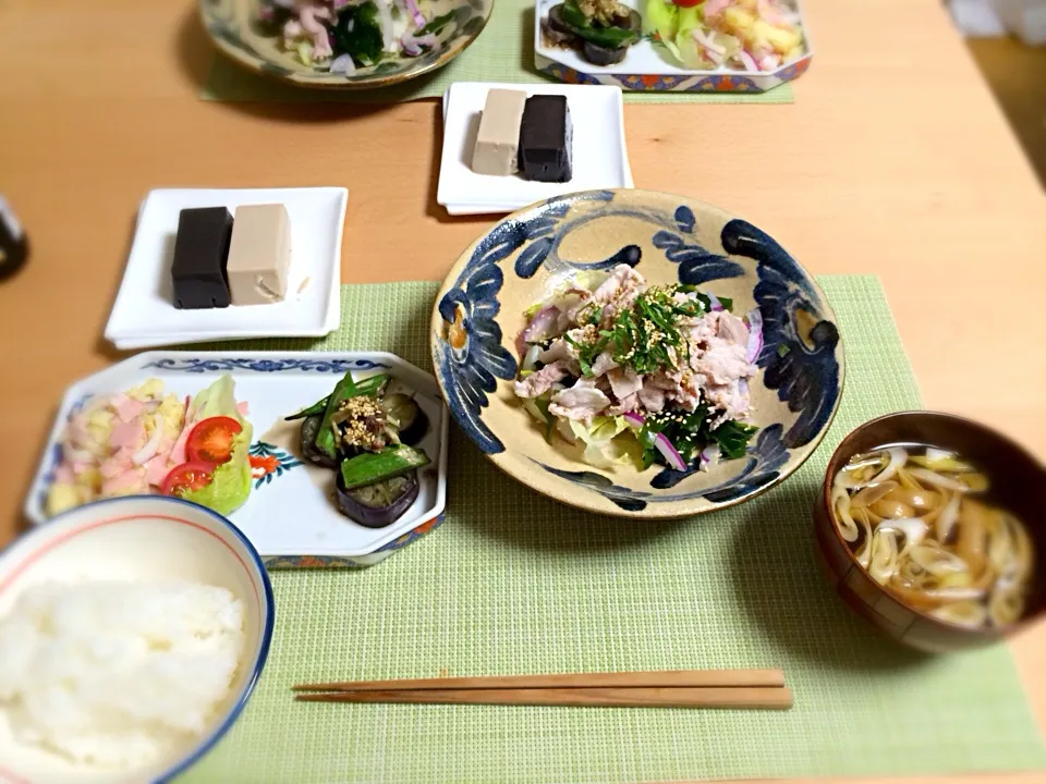 豚の冷しゃぶサラダ・なすとオクラの煮浸し、ポテトサラダ、ネギと板麩のお吸い物|ひろみさん