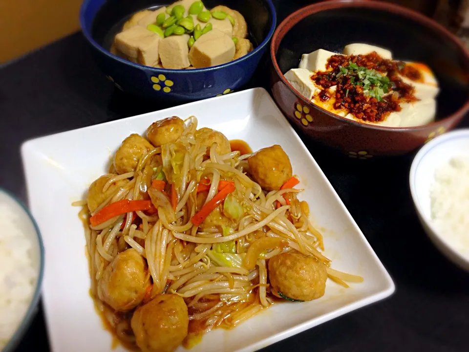 今日の晩ご飯は、肉団子と野菜の甘酢あんかけ、京がんもと高野豆腐の含め煮、温奴の食べるラー油がけ。|ゆえさん