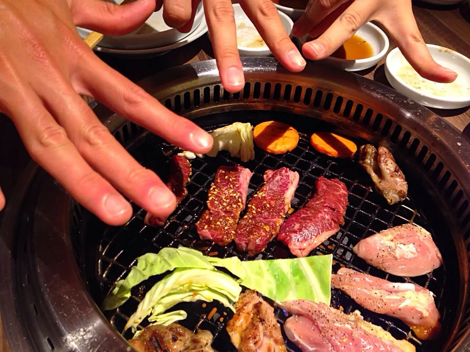 娘の彼と食事会（≧∇≦）指は双子の指と彼の指（笑）近江牛焼肉MAWARI近江八幡店|あっこぷーさん