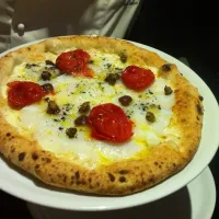 Snapdishの料理写真:Pizza Gourmet|Luigi Acciaioさん