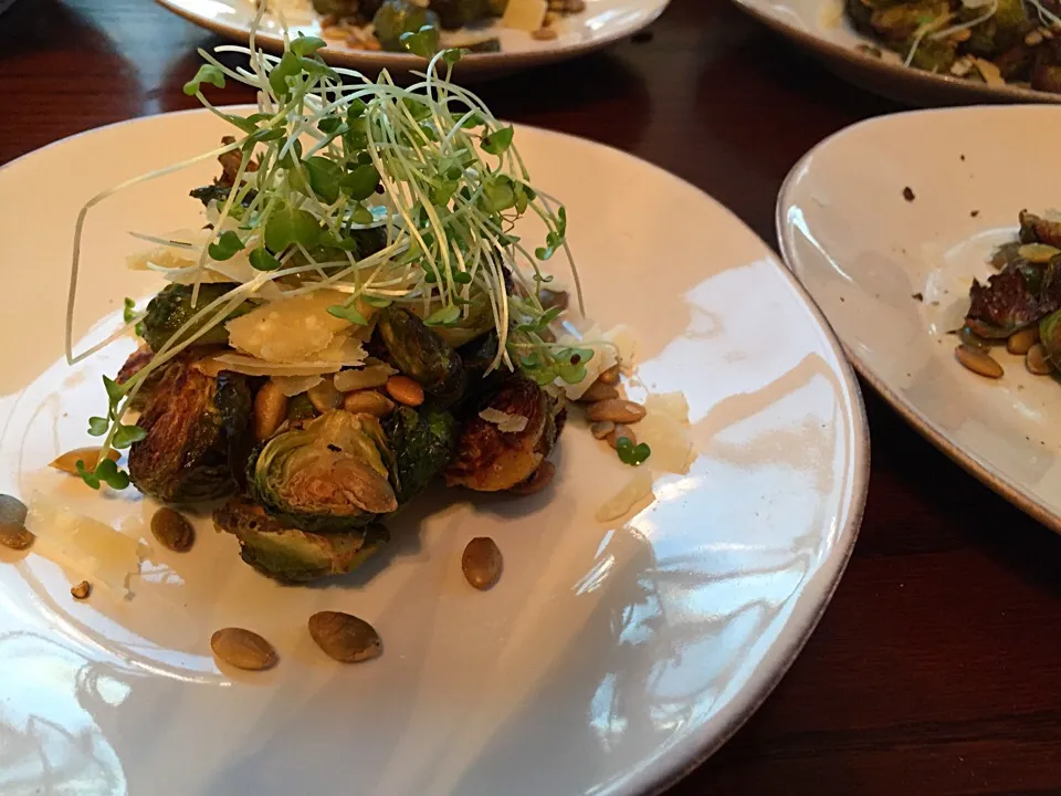 roasted brussels sprouts salad|Matthew Cashenさん