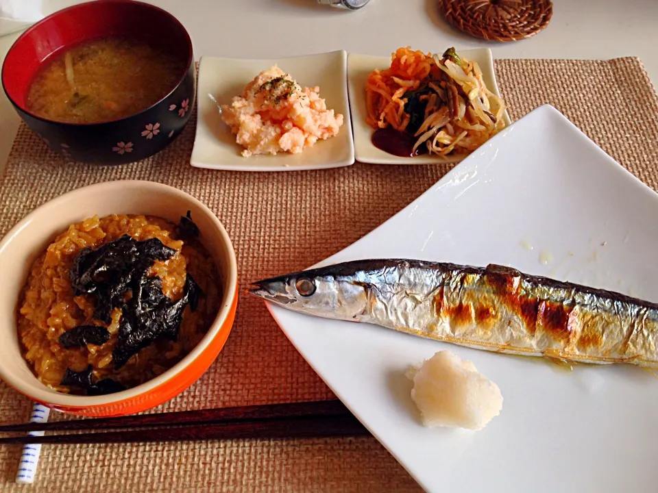 秋刀魚塩焼き タラモサラダ ナムル 野菜味噌汁 おじや|にゃろめさん