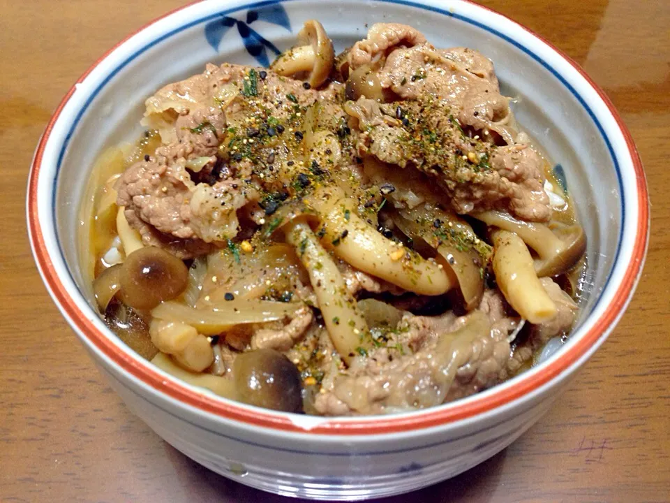 Snapdishの料理写真:つゆだくだく牛丼 しめじ入り〜|みっちんさん