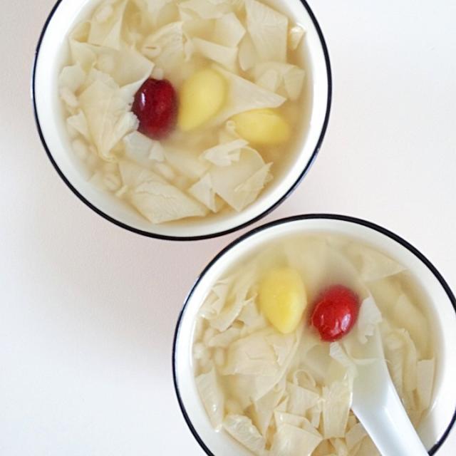 Barleyginkgo and bean curd skin in sweet soup Chinese dessert/12Dragon