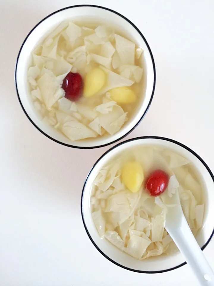 Barley, ginkgo and bean curd skin in sweet soup - Chinese dessert|12Dragonさん