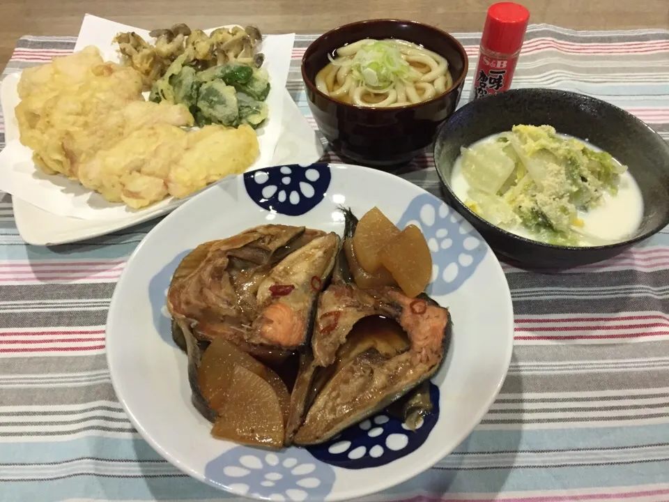 鮭のかぶと煮・鶏と野菜の天ぷら・うどん・白菜のミルク煮粉チーズかけ|まーままさん