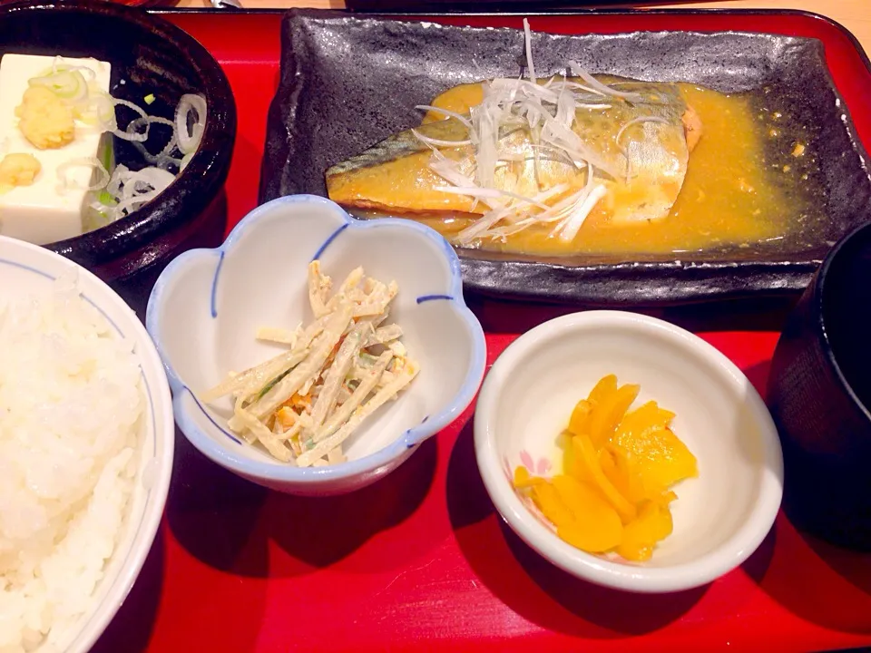 浪花ろばた 八角 サバ味噌煮定食|ゆうじ.さん