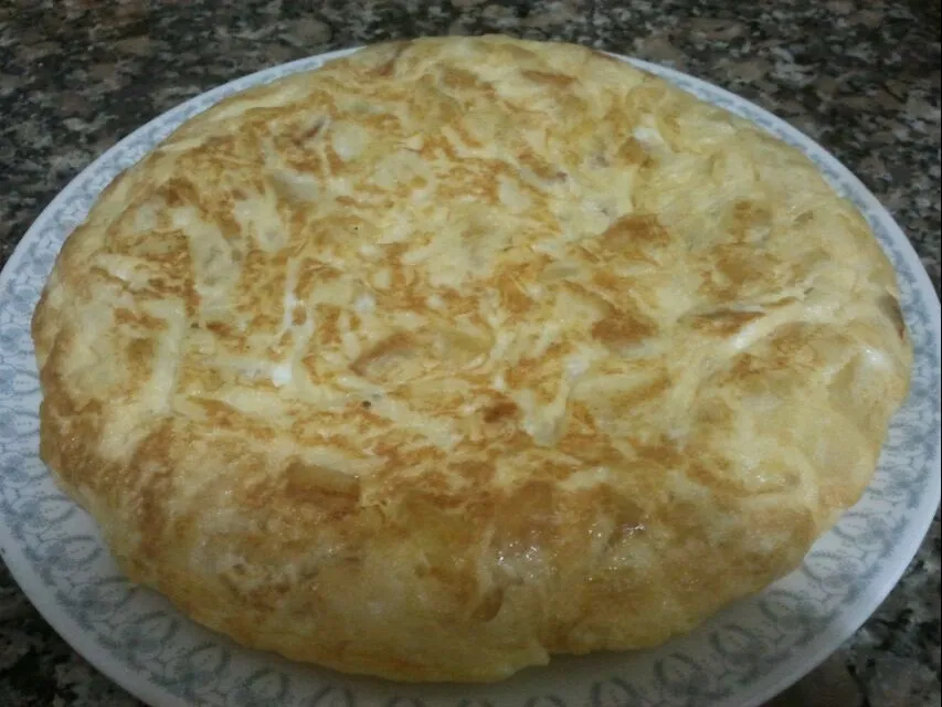 tortilla patata con cebolla|david vargasさん