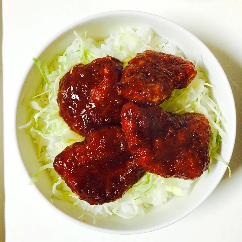 Snapdishの料理写真:安上がりソースチキンカツ丼♡|ばん。さん