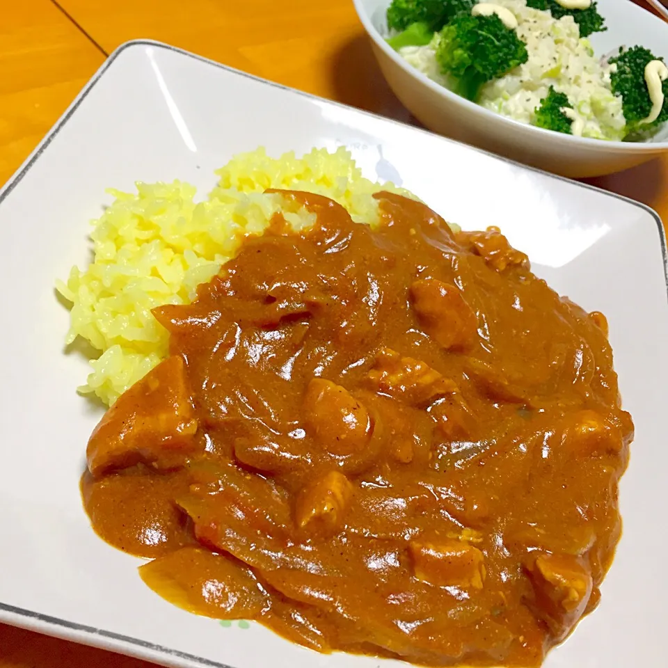 トマトとヨーグルトのスパイシーチキンカレー|カウンター嬢さん