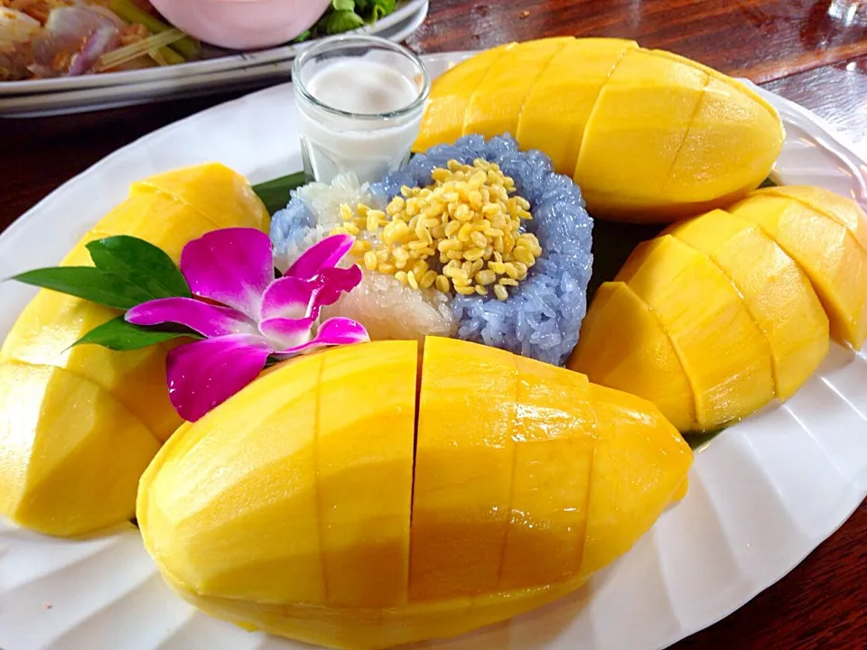 Mango with colorful sticky rice!|jaszminnyさん