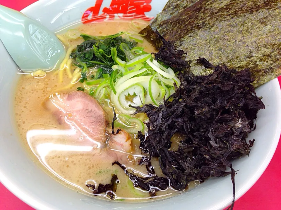 Snapdishの料理写真:山岡家 醤油ラーメン|pipioujiさん