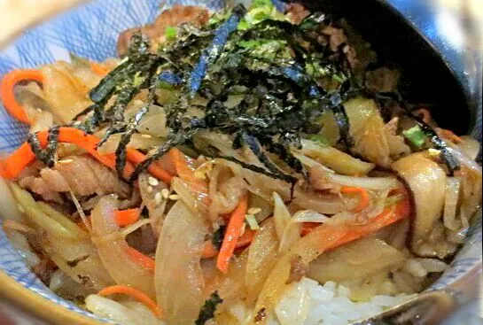 野菜だく牛丼!!(独飯はストック冷凍ダシ～)|ふかرさん