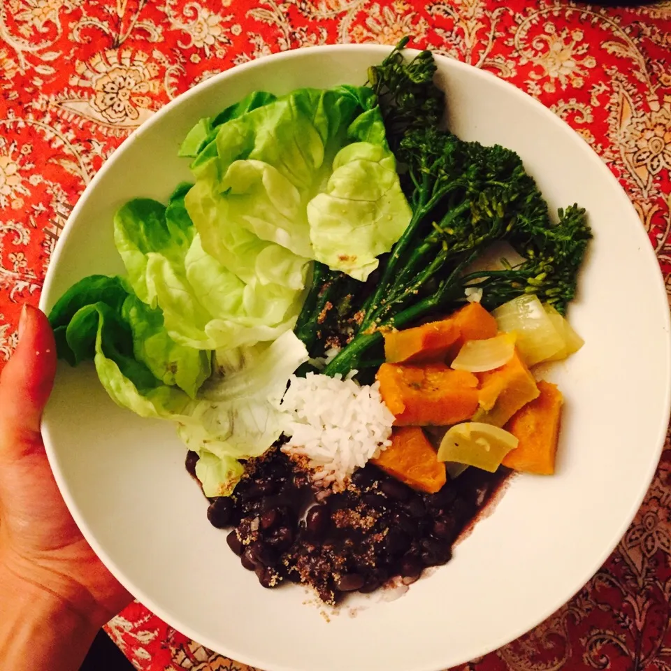 Butternut squash with Chinese brocoli, butter lettuce, rice and black beans|victoria valerioさん