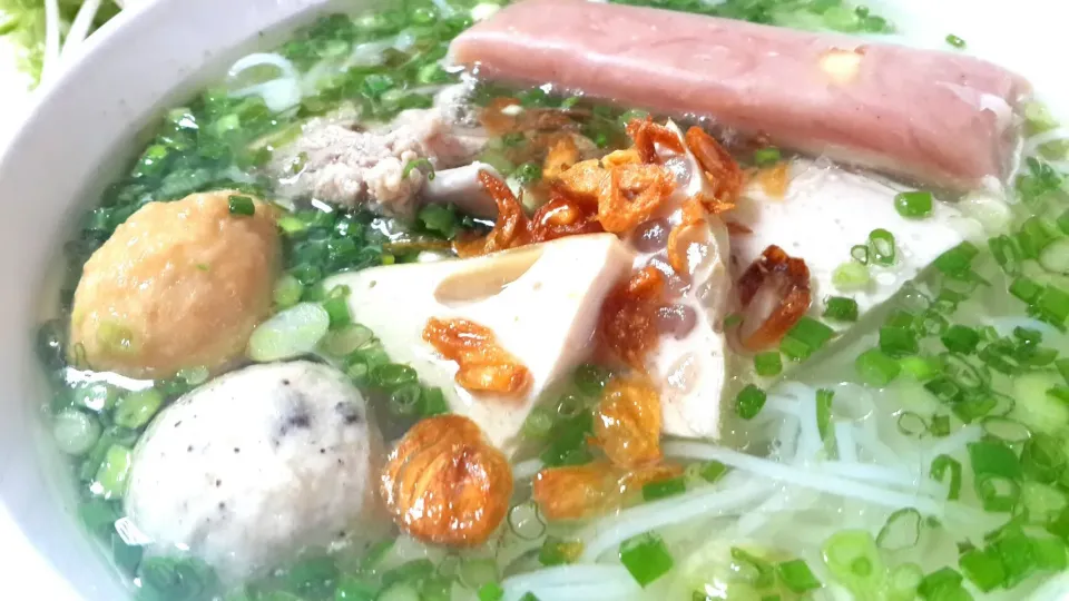 Snapdishの料理写真:BÚN MỌC|Tan Phatさん