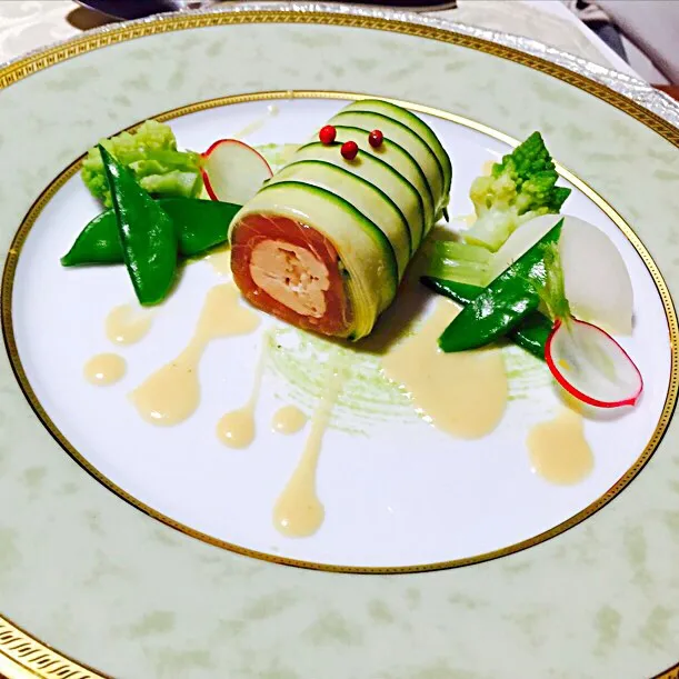 Cannelloni de courgette mousse au saumon 
鮭のムース、ズッキーニのカネロニ仕立て|Shinyaさん