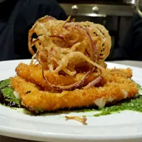 This was an appetizer featuring  panco encrusted  mozzerella, fresh pesto with crispy onion strings for PHD in Visalia,ca.|frank reilandさん