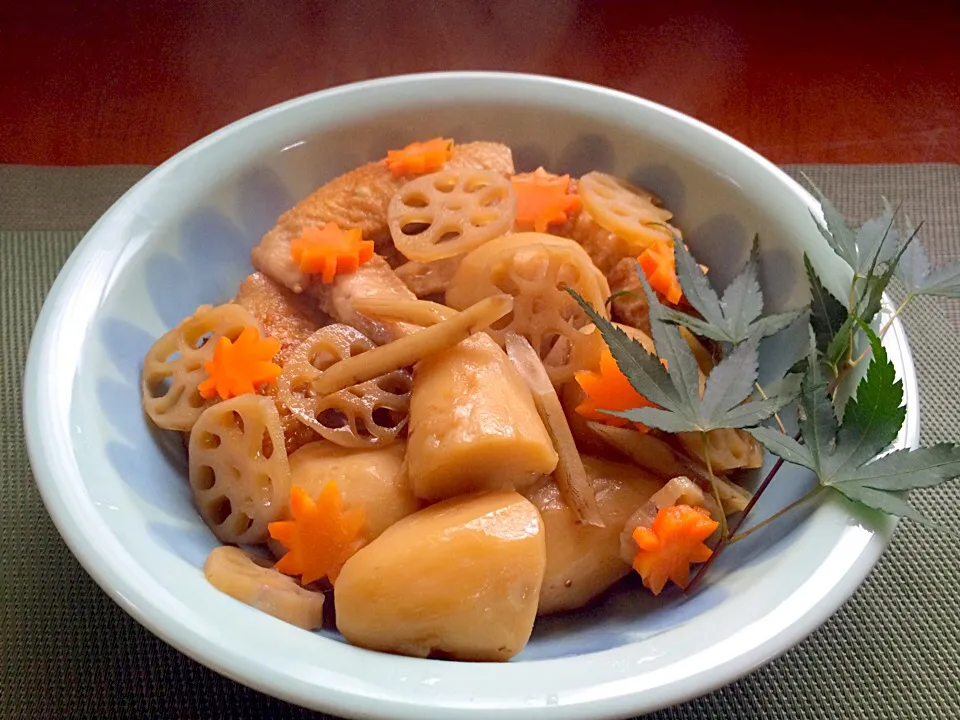 Snapdishの料理写真:Simmered chicken&Autumn vegetable♨手羽先と秋野菜の煮物|🌈Ami🍻さん