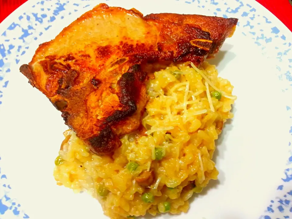 Buttermilk Pork Chops with Parmesan Mushroom Pea Risotto|S Theoさん