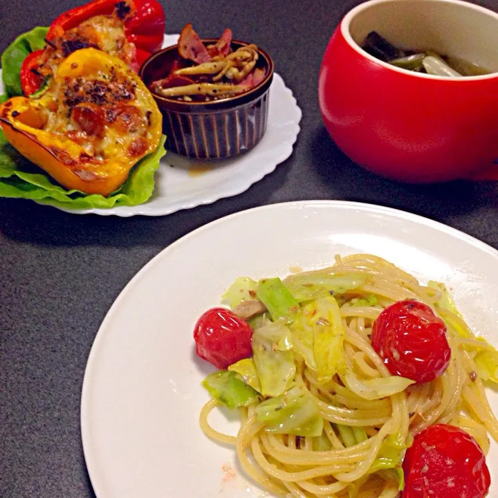 アンチョビとキャベツのパスタ、パプリカの野菜チーズ焼き、野菜すーぷ|tel meさん