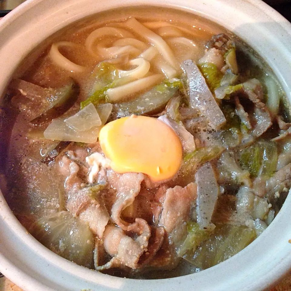 昨日の夕食の残りの豚汁で鍋焼きうどん♬|黒パグ.ヨシコさん