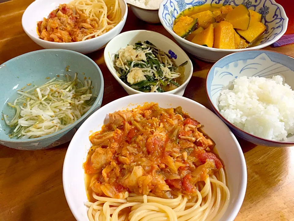 トマトとキャベツのチキンシチュー❗️と、昨日の残り物(^o^)|すかラインさん