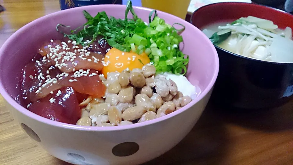 恒例のばくだん丼！|みんさん