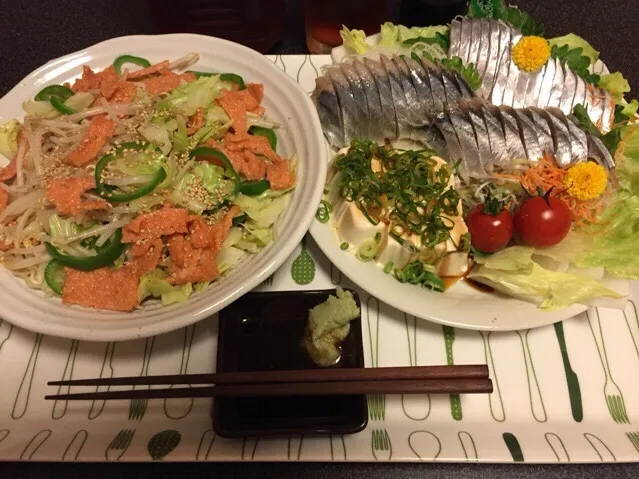 Snapdishの料理写真:明太天の野菜炒め、太刀魚と秋刀魚のお刺身、冷奴、ミニトマト🍅！꒰๑´•.̫ • `๑꒱✨|サソリさん