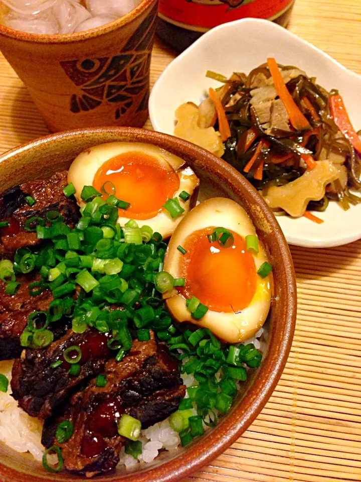 沖縄晩ごはん 軟骨ソーキ丼 & クーブイリチー|アッチさん