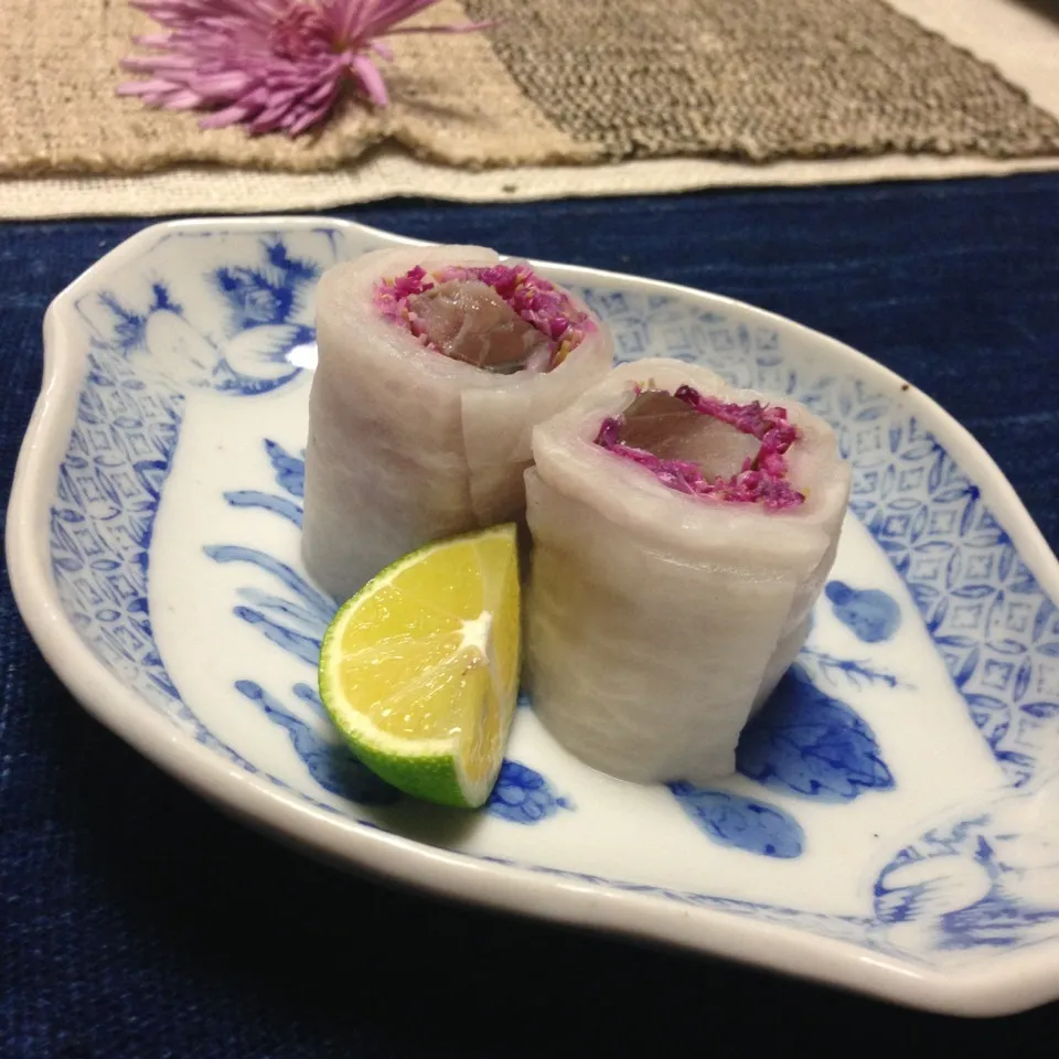 〆鯖の菊花巻き☆|ゆかりさん