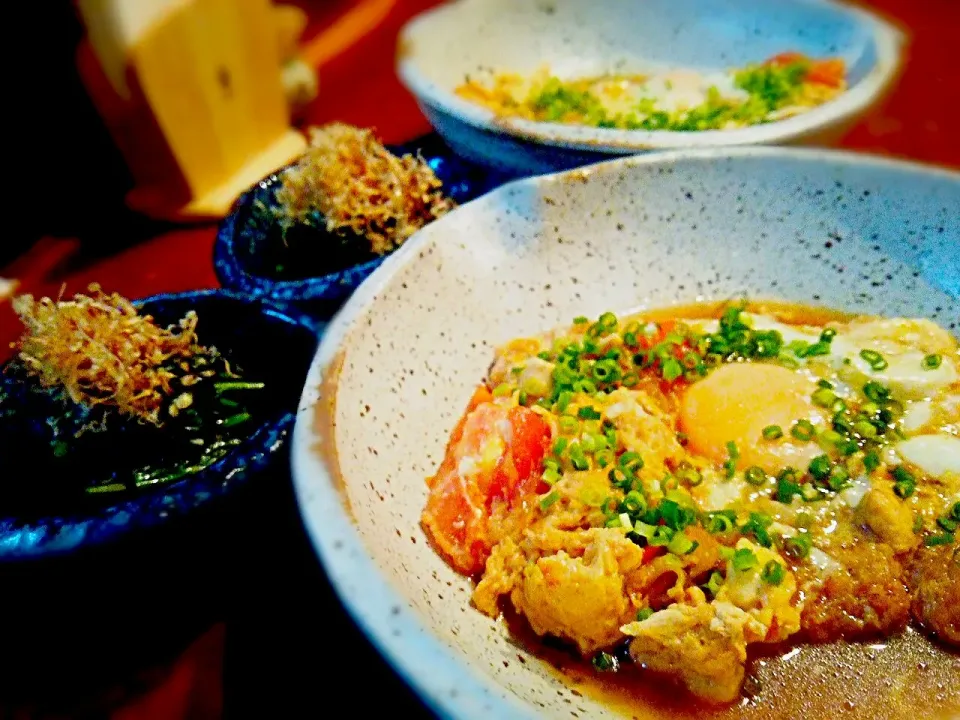 マグロカツとトマトの玉子とじ＆ほうれん草のお浸し|いちどぅしさん