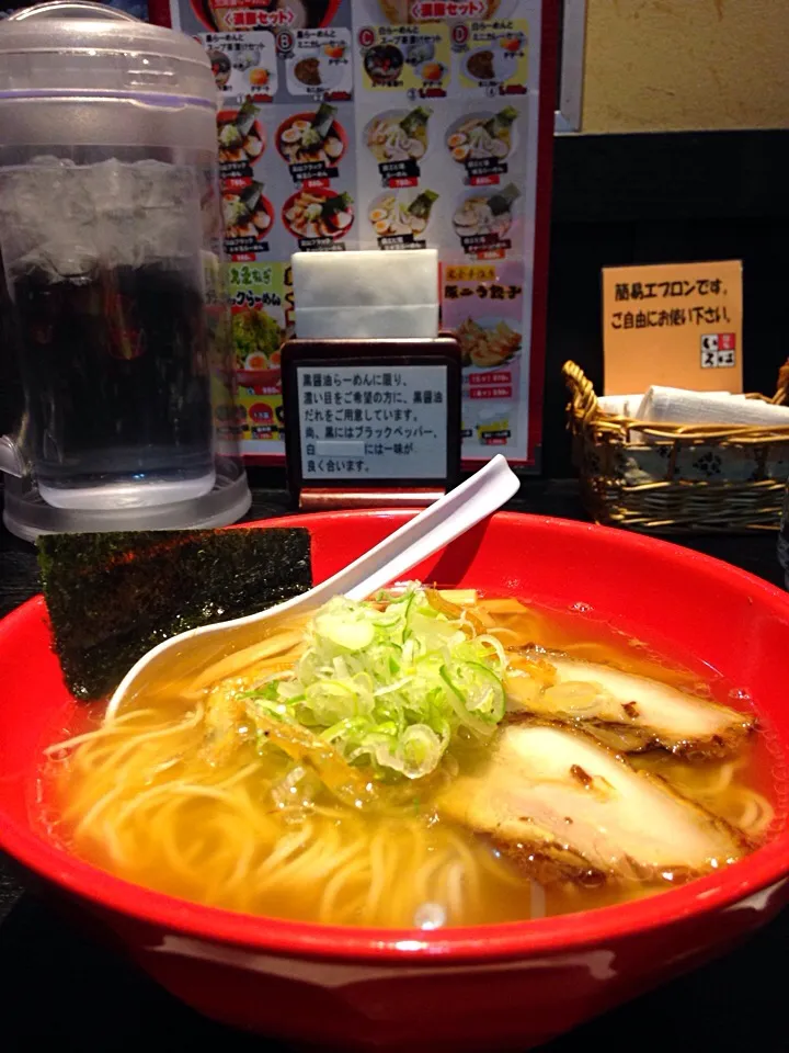 【エビ塩ラーメン🍜】京都駅で京都っぽい食べ物を探してたら結局ラーメン屋さんに入っちゃった😂|Tanni Kaさん