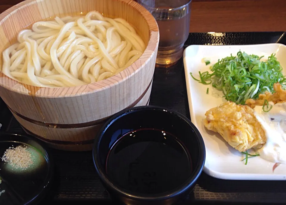 営業マンの昼ごはん 釜揚げうどん とり天 タルタルソース|ぽんたさん